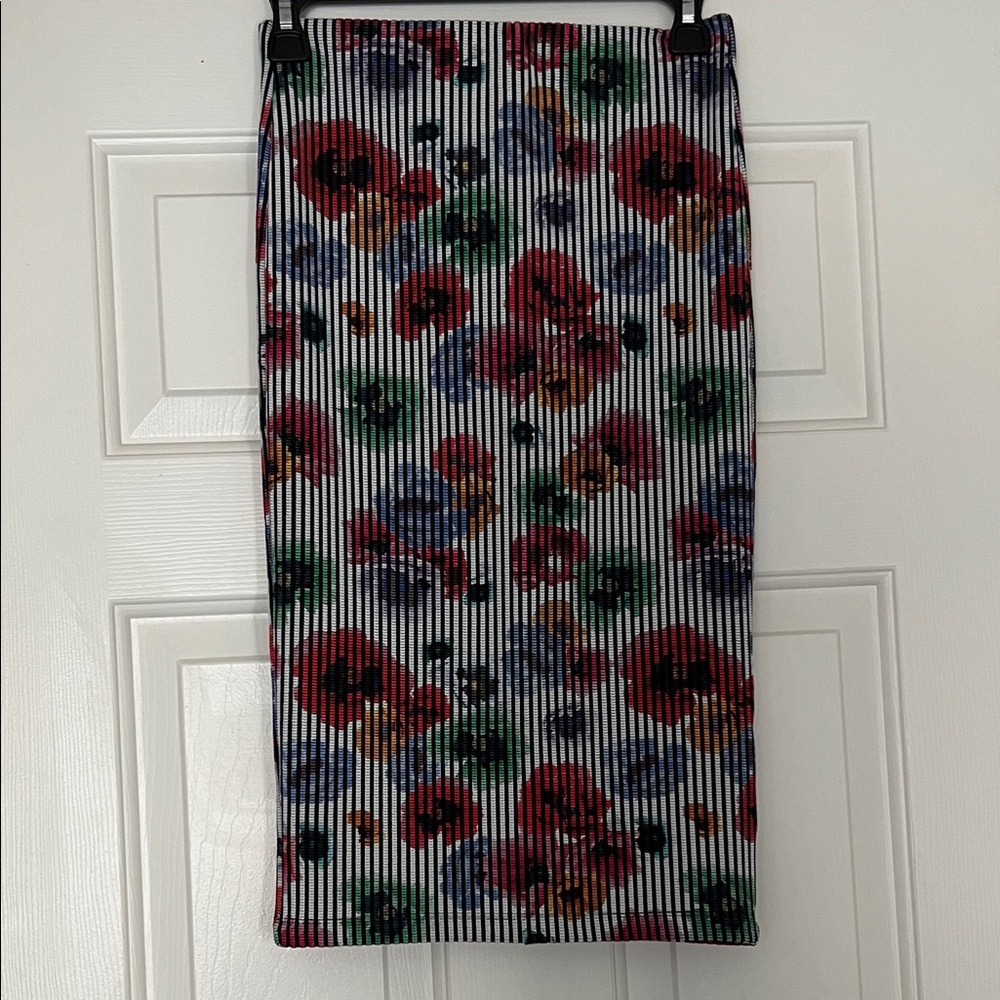 Zara Multicolor Floral Pencil Skirt